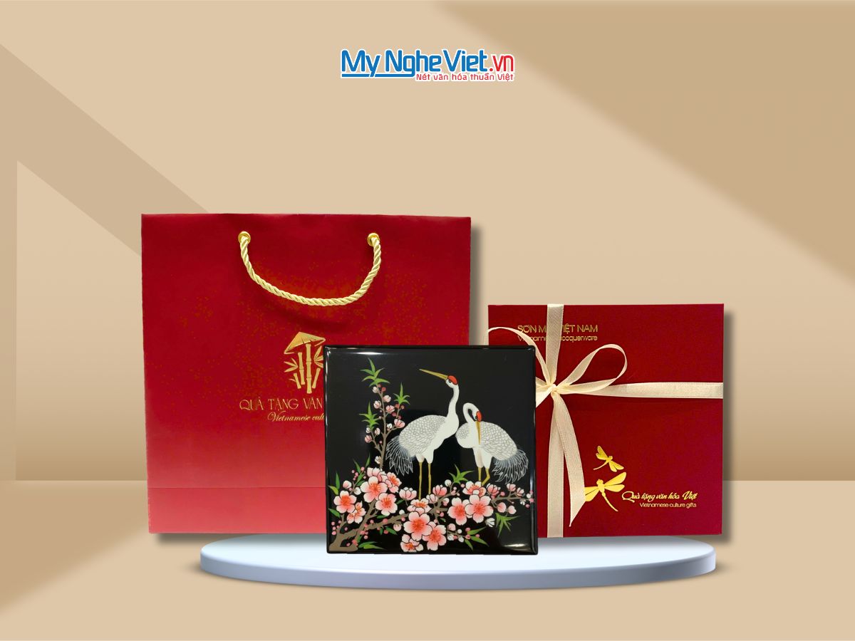 Đế Lót Ly sơn mài vuông vẽ cò đào & Hộp quà tặng cao cấp DLL10-11