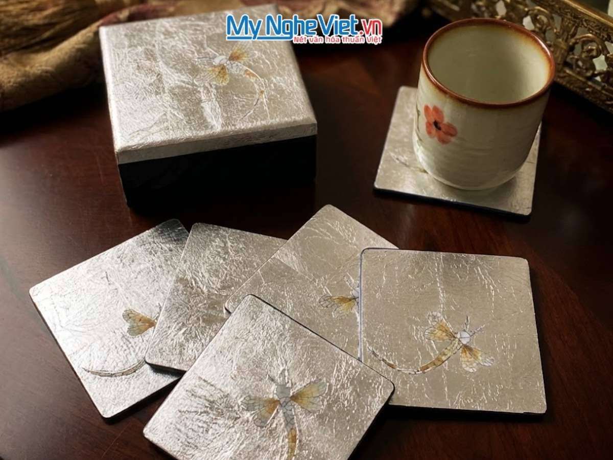 Đế Lót Ly Vuông Cẩn Chuồn Chuồn Nền Bạc MNV-DLL10-5