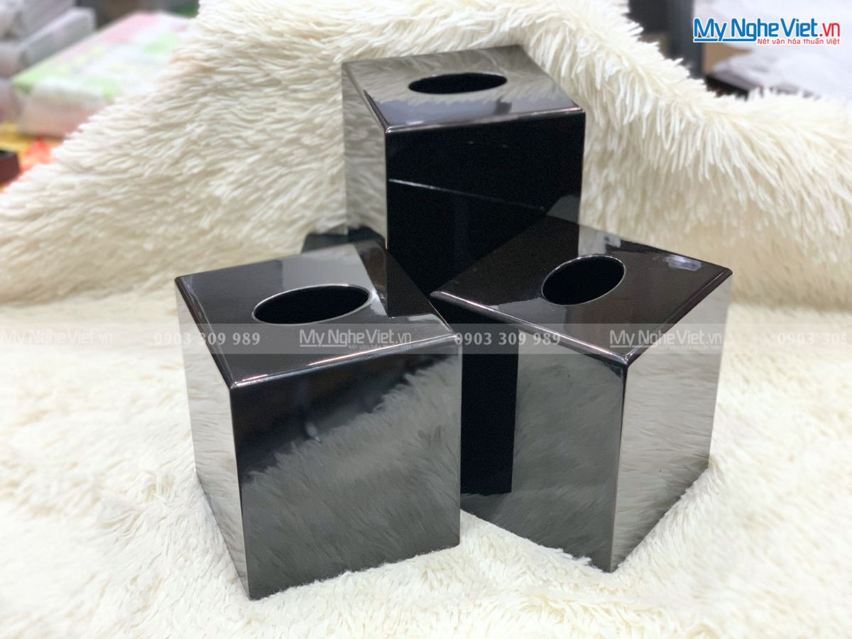 Hộp khăn giấy vuông đen bóng 14.5x12.5x14.5 cm MNV-HKGTN01.1