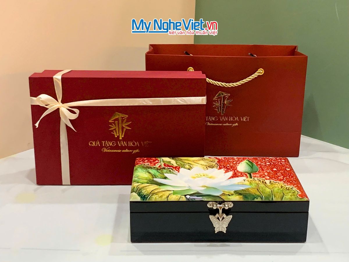 Combo Hộp đựng trang sức SM sen trắng nền đỏ + hộp ép kim CBHTSHD04