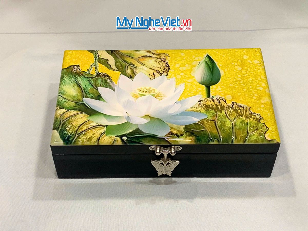 Hộp đựng trang sức SM sen trắng nền vàng HTSHD04-5