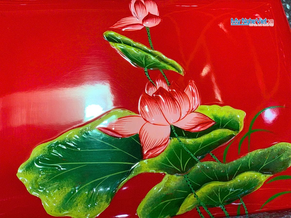 Hộp Trang Sức Sơn Mài Cao Cấp Lớn Có Chân Vẽ Hoa Sen Đắp Nổi Nền Đỏ MNV-SMDH1521/5