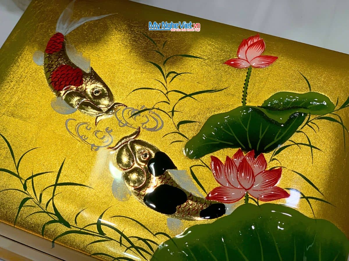 Hộp Trang Sức Sơn Mài Cao Cấp Lớn Có Chân Vẽ Cá Sen Đắp Nổi Nền Vàng MNV-SMDH1521/3