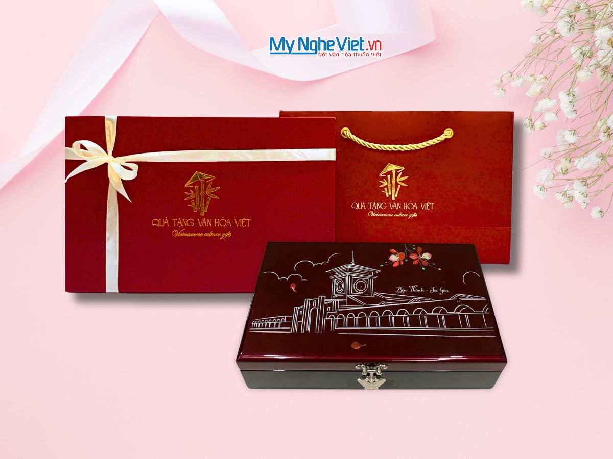 Hộp trang sức cao cấp vẽ Chợ Bến Thành nền đỏ 14x24 MNV-SMHD1424-1