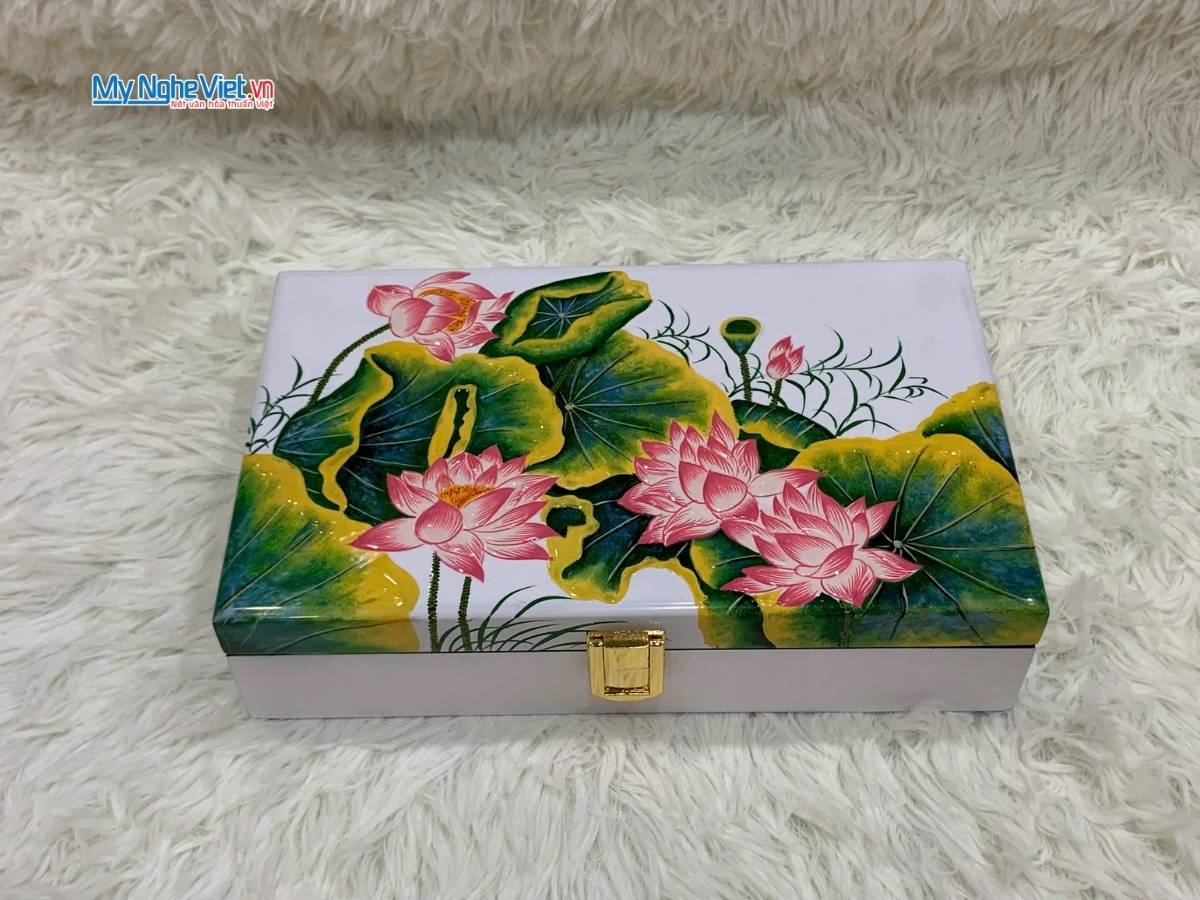 Hộp trang sức cao cấp sen đắp nổi nền trắng 15x25cm HSMDH1424-01.1