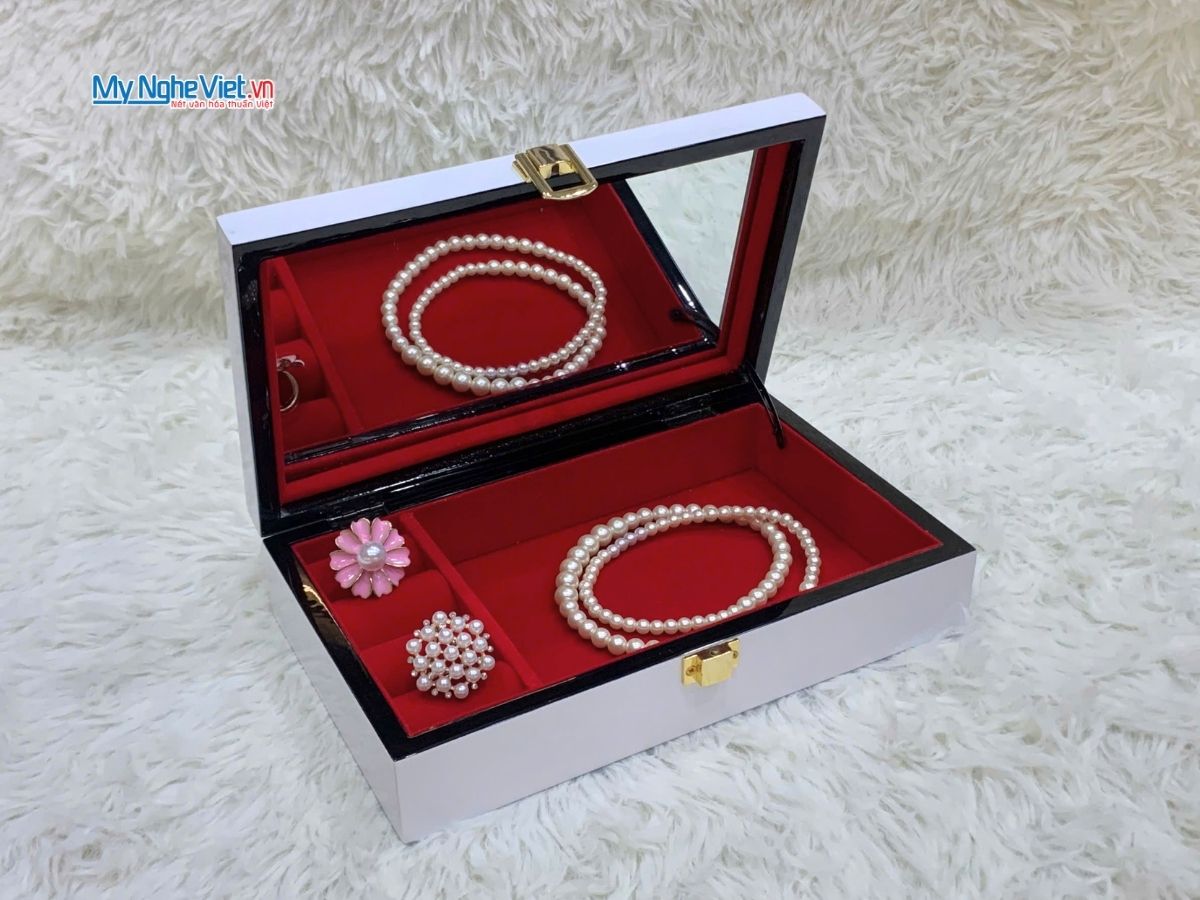Hộp trang sức cao cấp 14x24cm vẽ tay Hoa Sen nền trắng HSMDH1424-02
