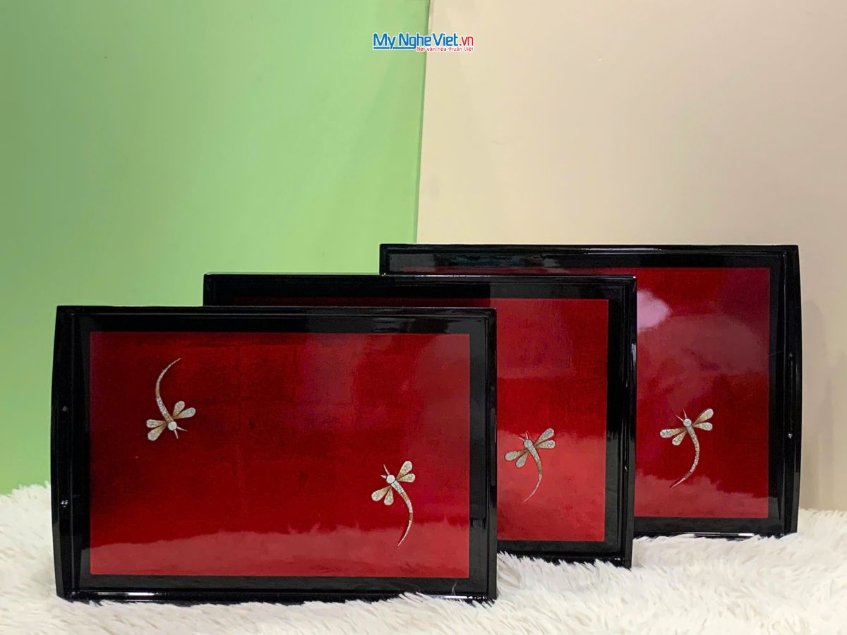 Khay sơn mài cao cấp nền đỏ đắp vàng cẩn chuồn 35x24cmx3.5cm KSM323-2