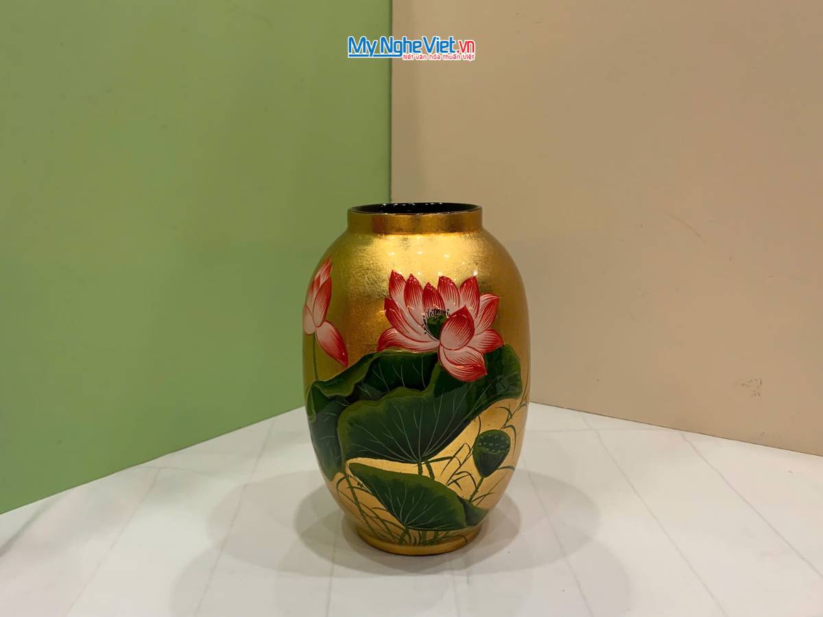 Lọ hoa sơn mài hoa sen đắp nổi phù điêu LHSMDH25-6.4.1