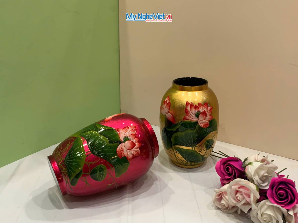 Lọ hoa sơn mài hoa sen đắp nổi phù điêu LHSMDH25-6.4.1