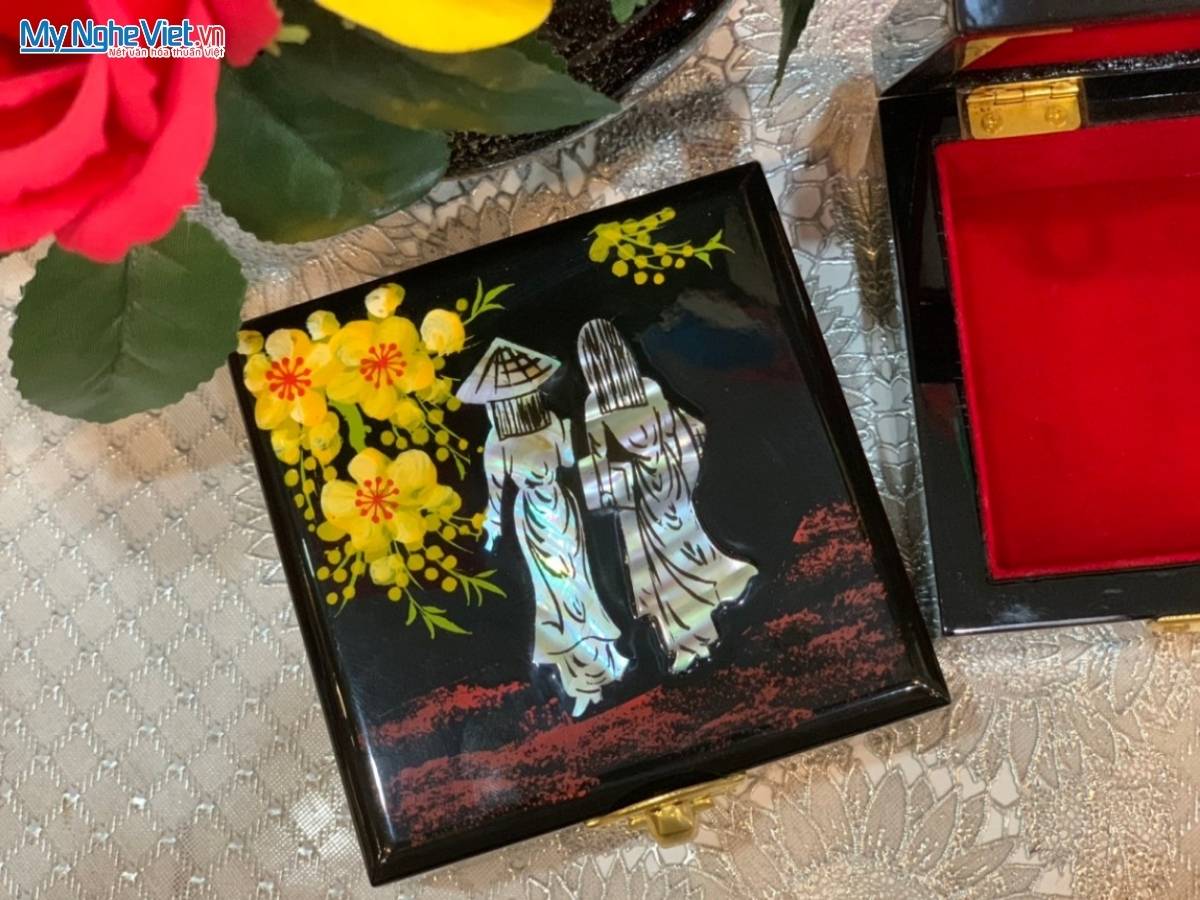 Hộp trang sức cẩn ốc cô gái hoa đào MNV-HSMTBL10-1