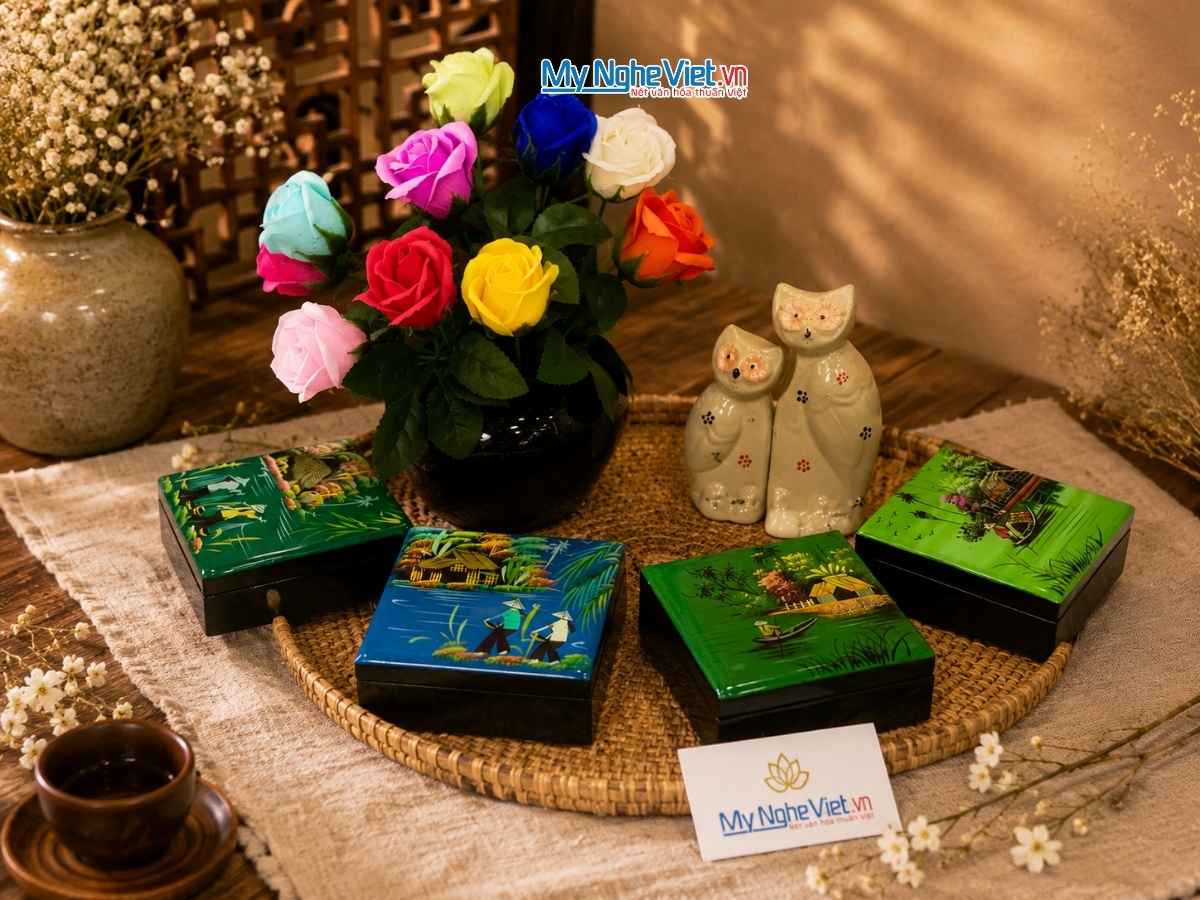 Đế lót ly sơn mài đồng quê đủ mẫu  MNV-DLL05-3 (màu ngẫu nhiên)