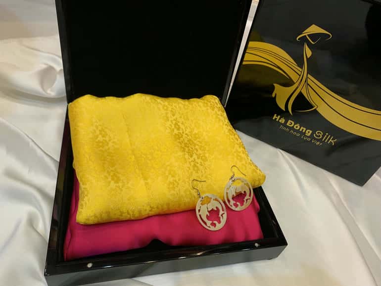 Hộp sơn mài & sản phẩm lụa  