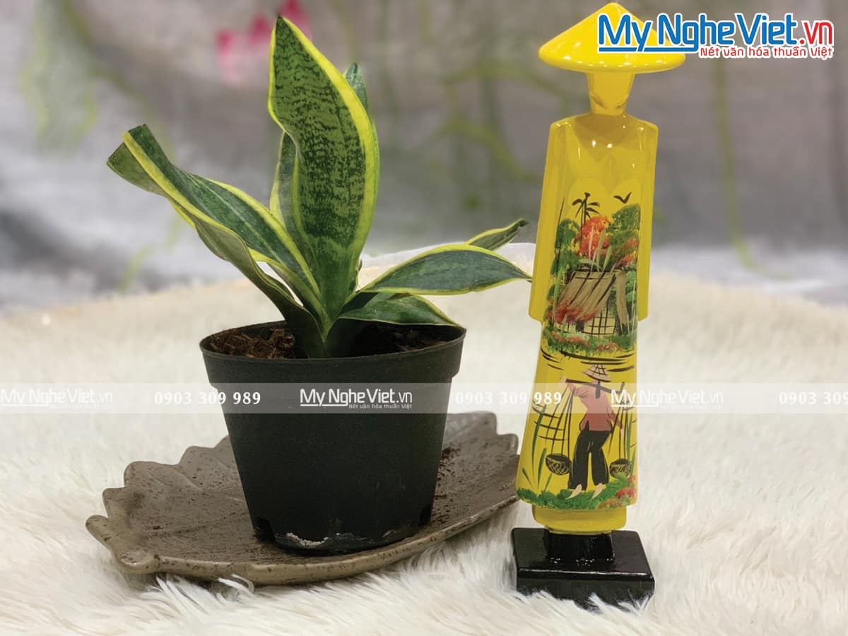 Tượng Cô Gái Áo Dài Việt Nam Sơn Mài Đồng Quê Cao 25cm MNV-T03-1