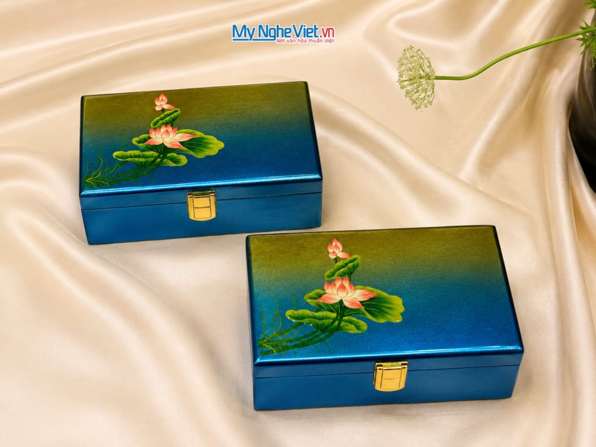 Hộp sơn mài hoa sen đắp nổi Xanh vàng (12x20cm ) HSMDH1220-1